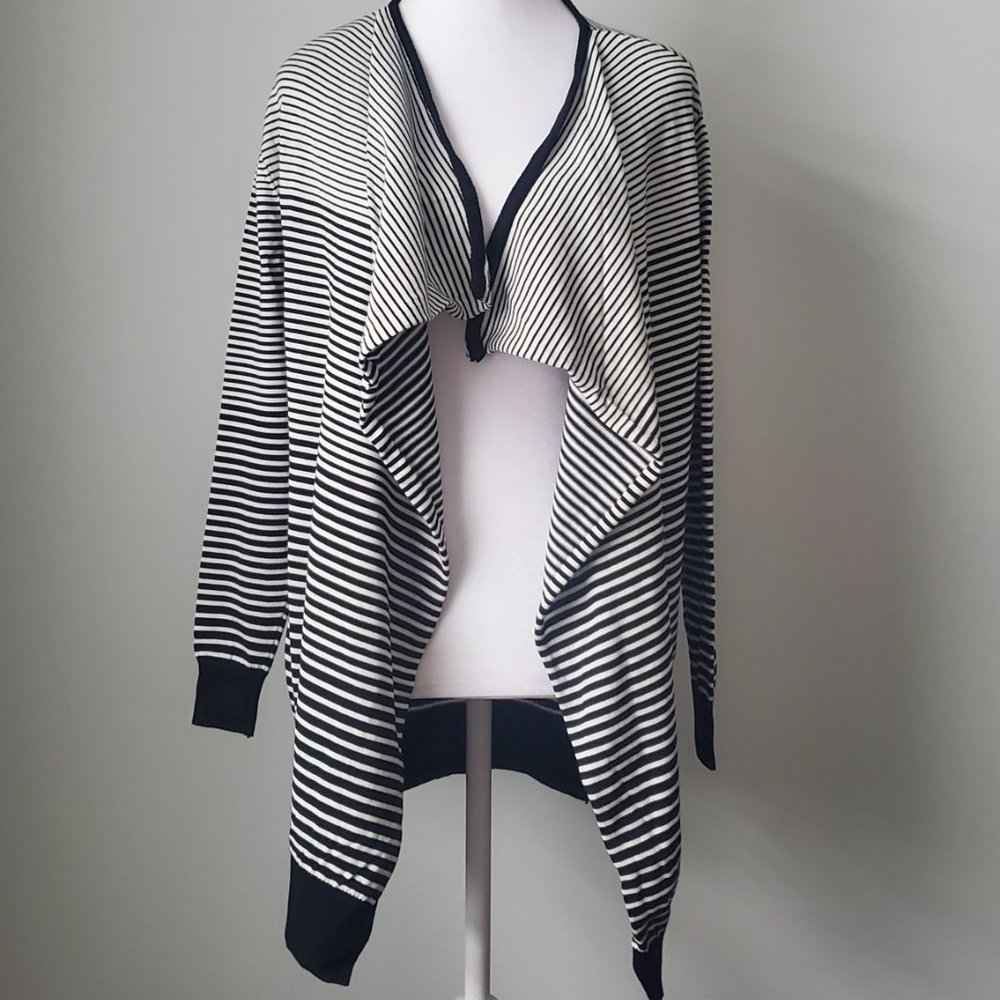 ZARA Tight Knit Drapey Open Front Cardi Sweater Black White Stripes Warm Cozy